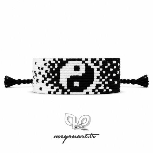 دستبند بافتنی ظریف میوآرت با طرح یین و یانگ (Yin Yang)، ترکیب رنگ سیاه و سفید، بافت دو رشتهای با عرض ۲.۵ سانتیمتر